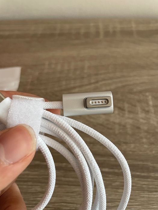 Кабел USB-C към MagSafe 1 за MacBook – плетен, L-образен накрайник
