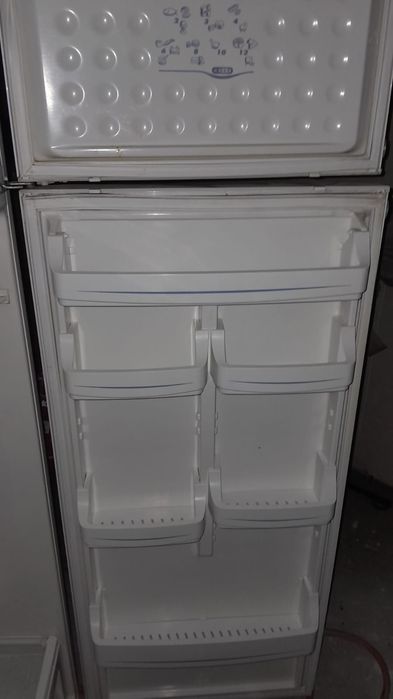 Холодильник vestel