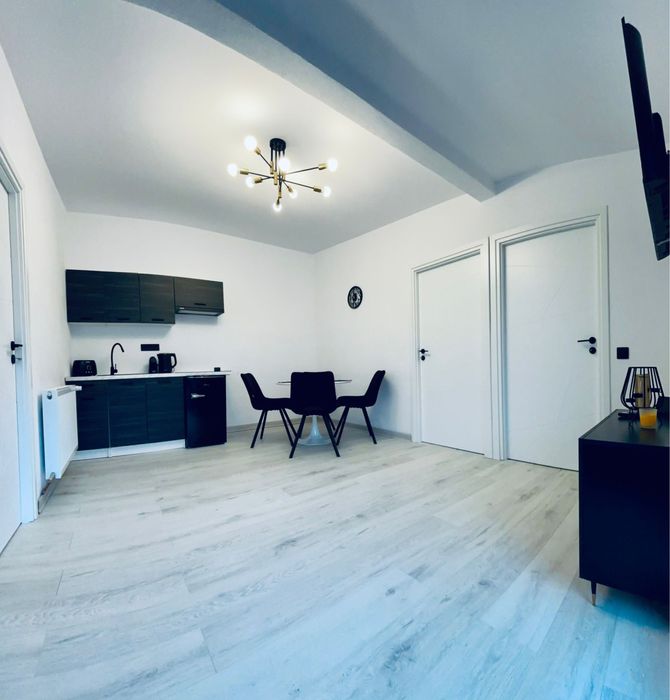 Casuta cu ciubar in Valea Avrigului/La 150 m de Casa Întoarsă !