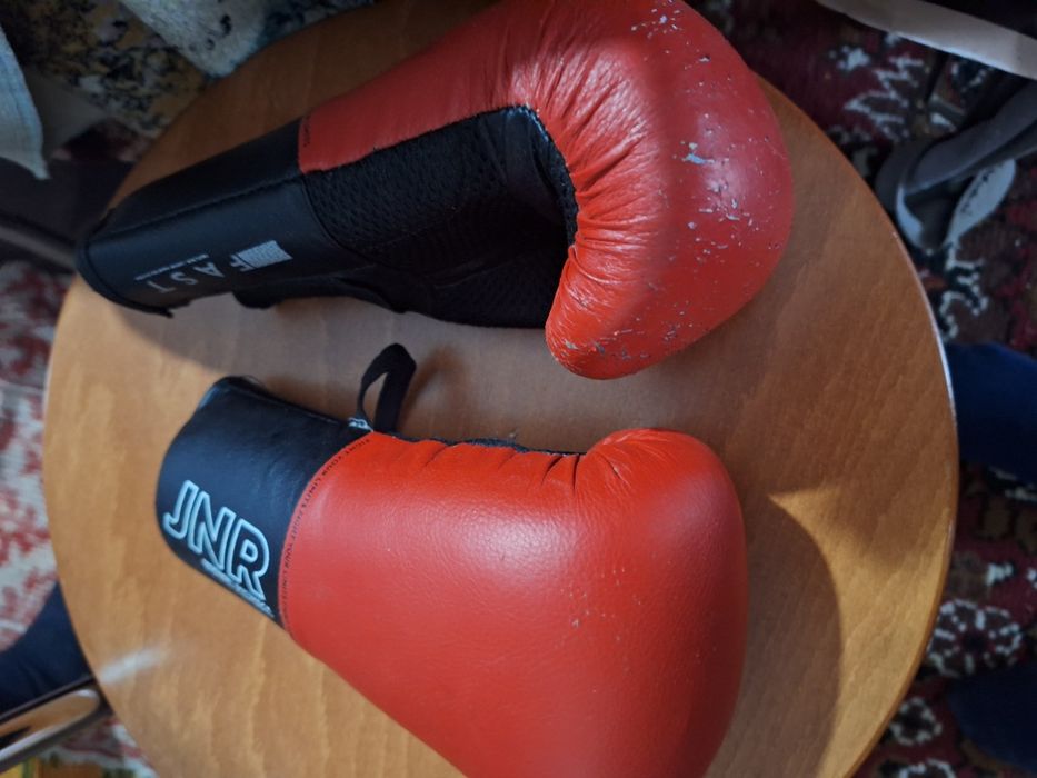 Sac de box outshock și mănuși de box JNR outshock