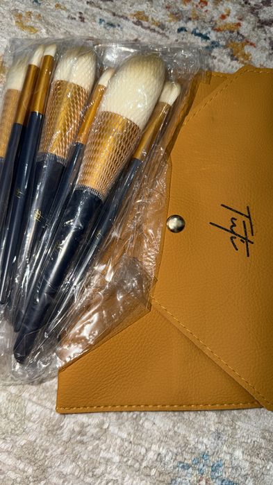 Кисточки для макияжа Tuti