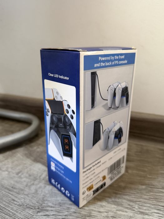 Stație încărcare TOKLUCK pentru 2 controllere PS5 DualSense / Edge – Nouă