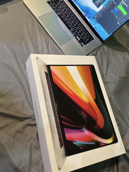 Macbook pro 16” i9 1tb 2019 touch bar i9 1TB space grey