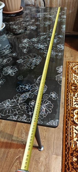 Стол стеклянный продам