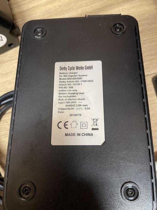Incarcator carucior invacare derby baterie flyer