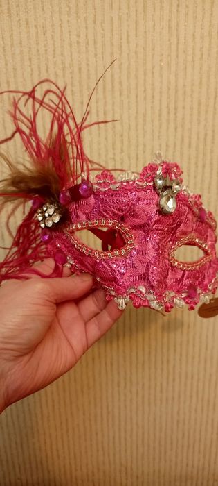 Маски маскарадные