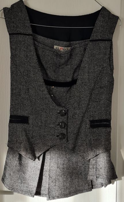 Costum vesta si fusta gros m 36