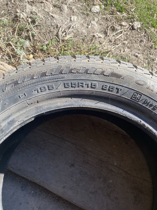 Продам шины б/у не дорго