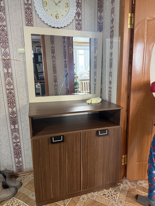 Продаю комод и две тумбы