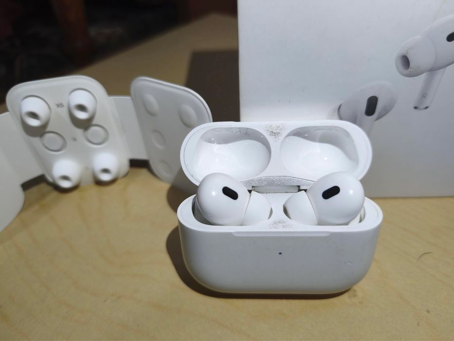 Apple AirPods Pro 2 - Пълен комплект | ГАРАНЦИЯ