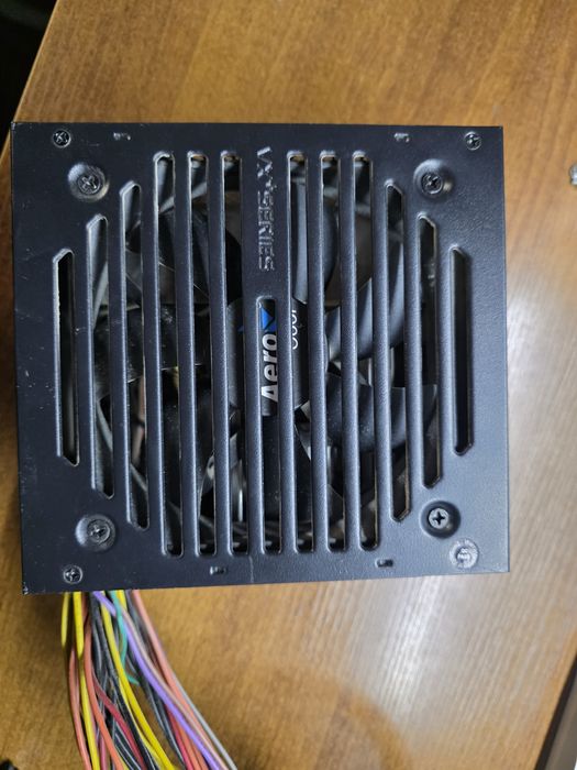 Блок питания для компьютера Aerocool