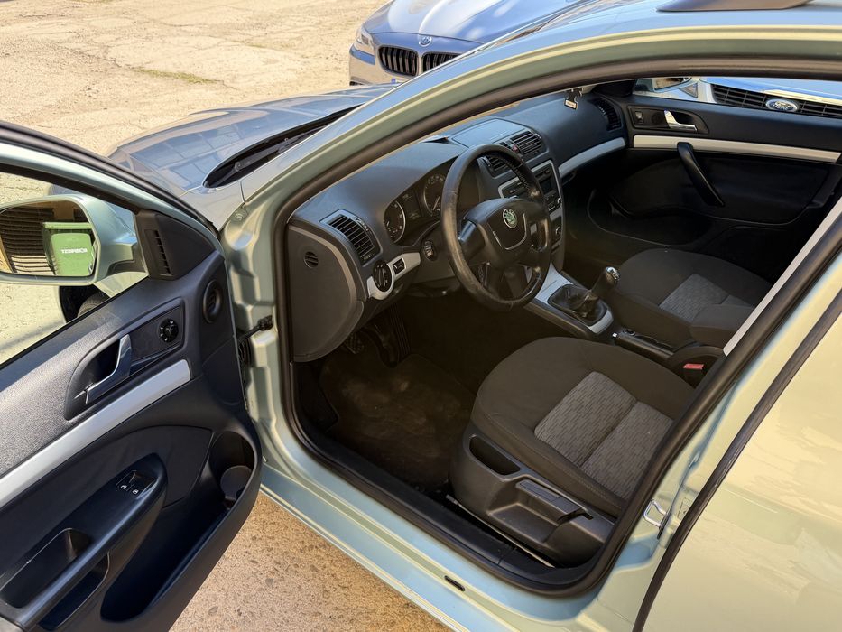 SKODA Octavia 2010 — imagine 5