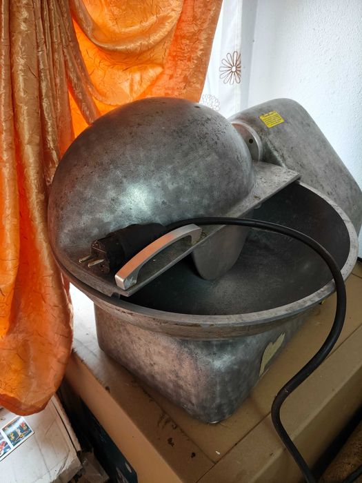 Se vinde Cutter carne