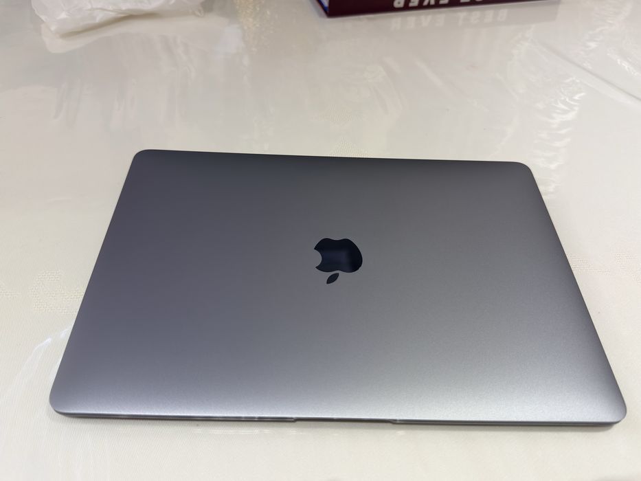 Продается MacBook Air M1 в отличном состоянии