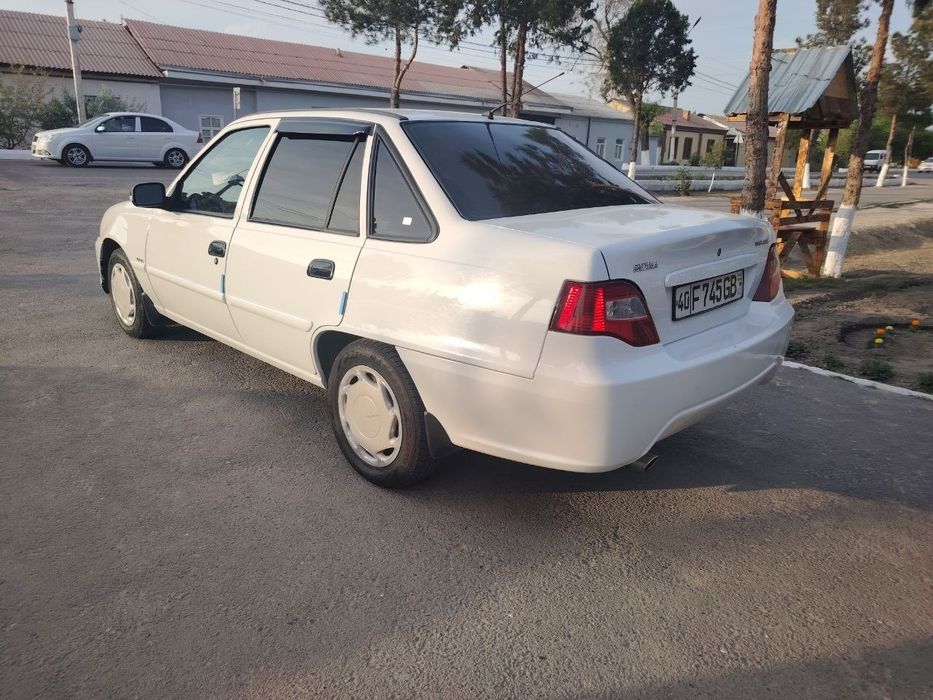 Срочно сотилади Нексия 2 сонс гибрид люкс кондиционер