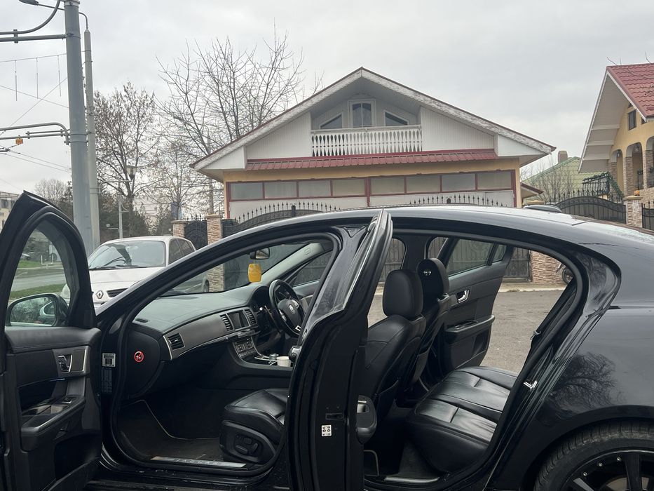 Jaguar~Xf~3.0D~258Cp BiTurbo Pachet S