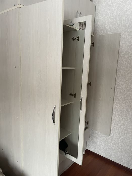 Шкаф с полкой продаю