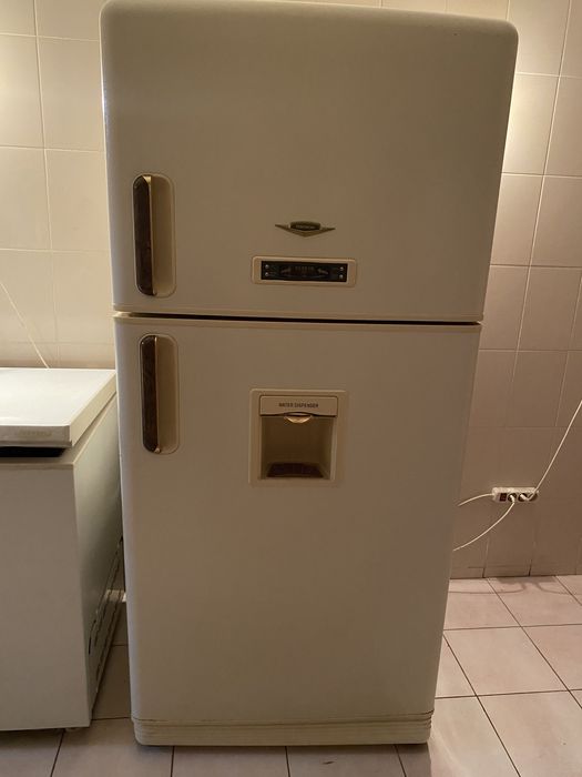 Холодильник. В хорошем состоянии.