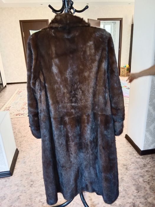 Көйлектер, шуба сатылады