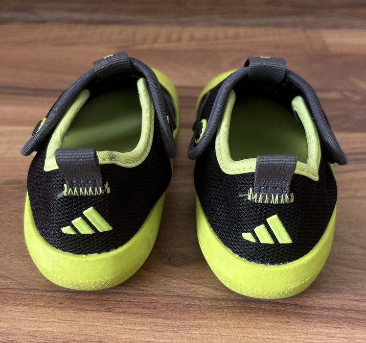 Спортивная обувь ADIDAS для ребенка 3-5 лет, размер 160мм