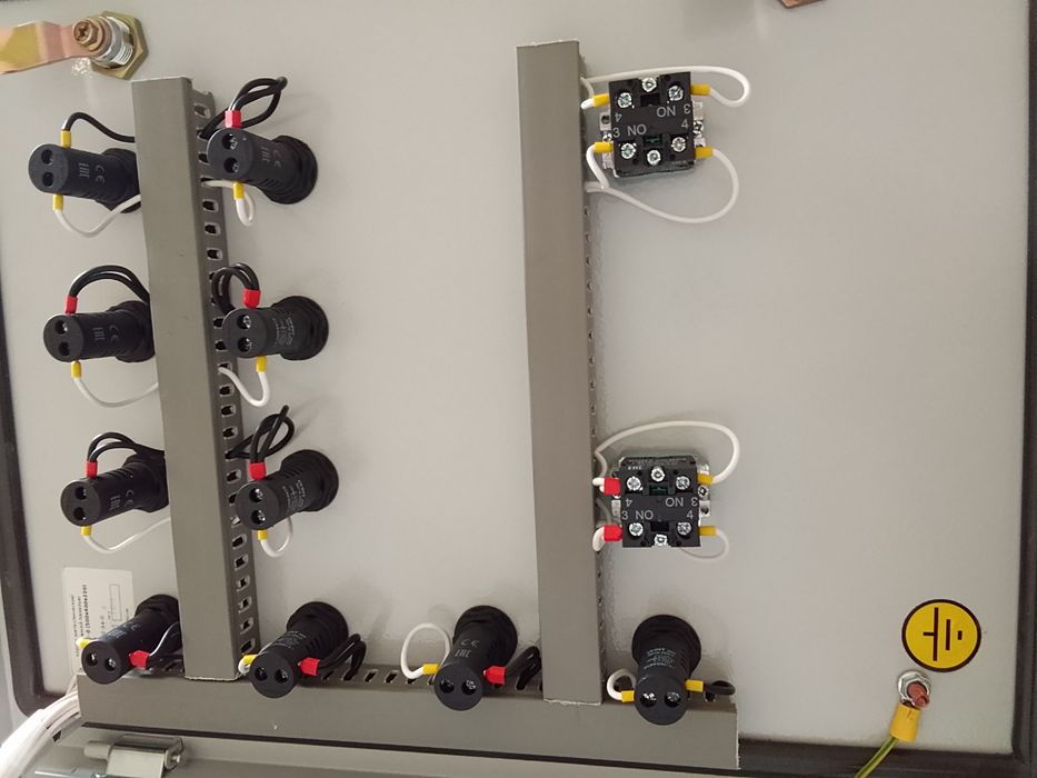 Электрощит управления насосами кнс