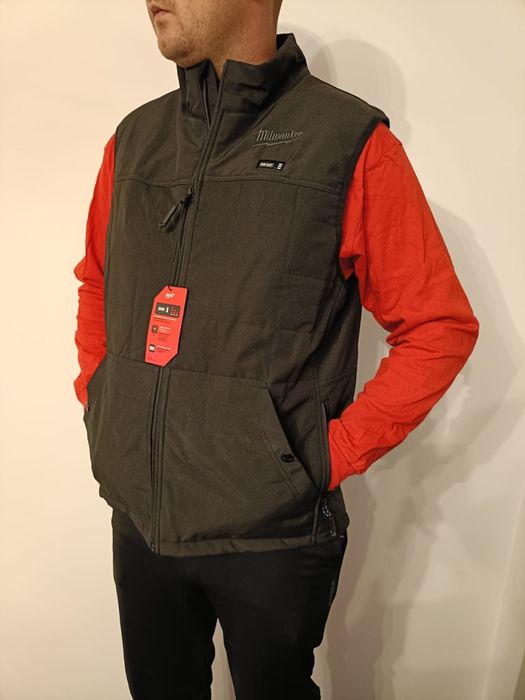 Jacheta cu icalzire Milwaukee m12 include acumulator si incarcator