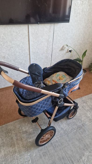 Коляска в отличном состоянии