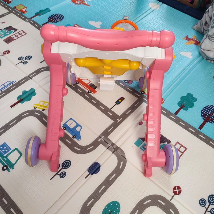 Ходунки-каталка в хорошем состоянии