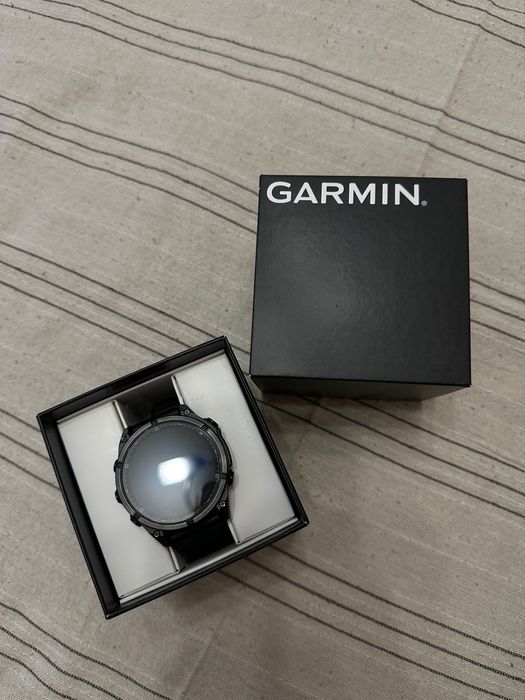 Продаю спортивные смарт-часы Garmin Fenix 8 в идеальном состоянии/47мм