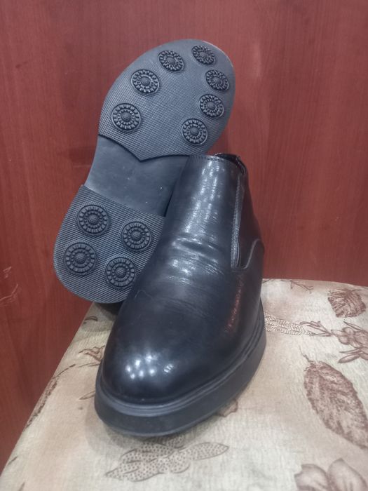 Продам новые мужские обувь