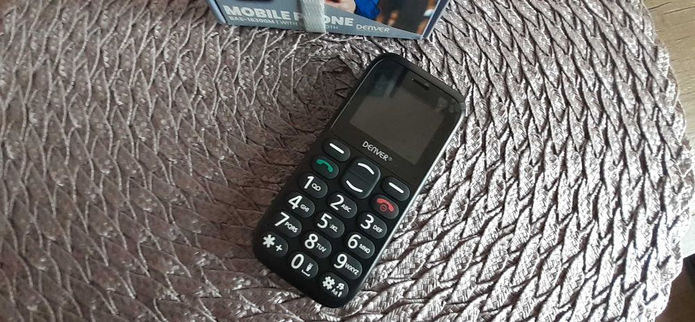 Мобилен телефон с бутони Denver