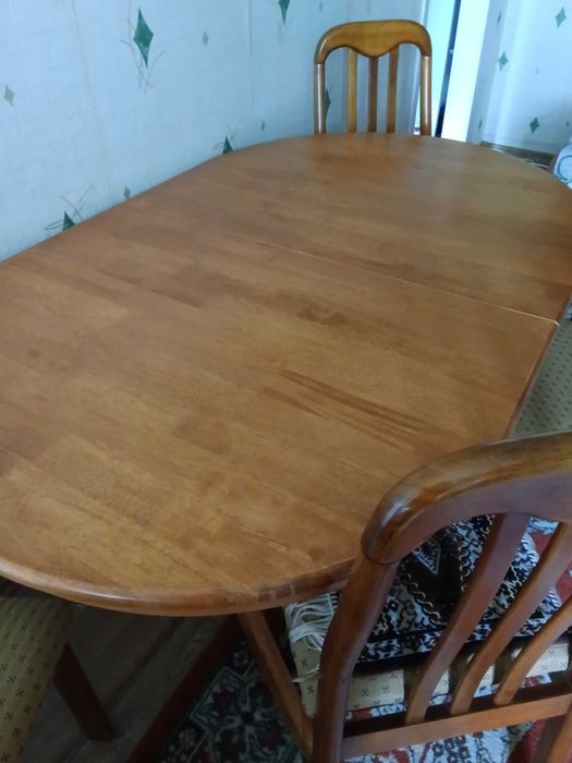 Стол со стульями  новые (Малайзия)