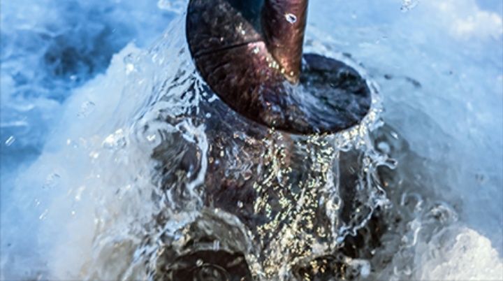 Executam Foraje Puturi De Mică și Mare Adâncime.