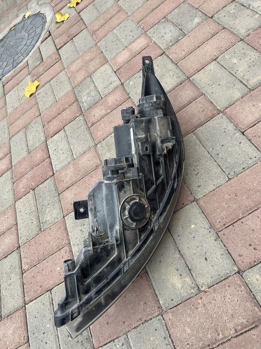 Продам фар оригнал для Kia Sportage