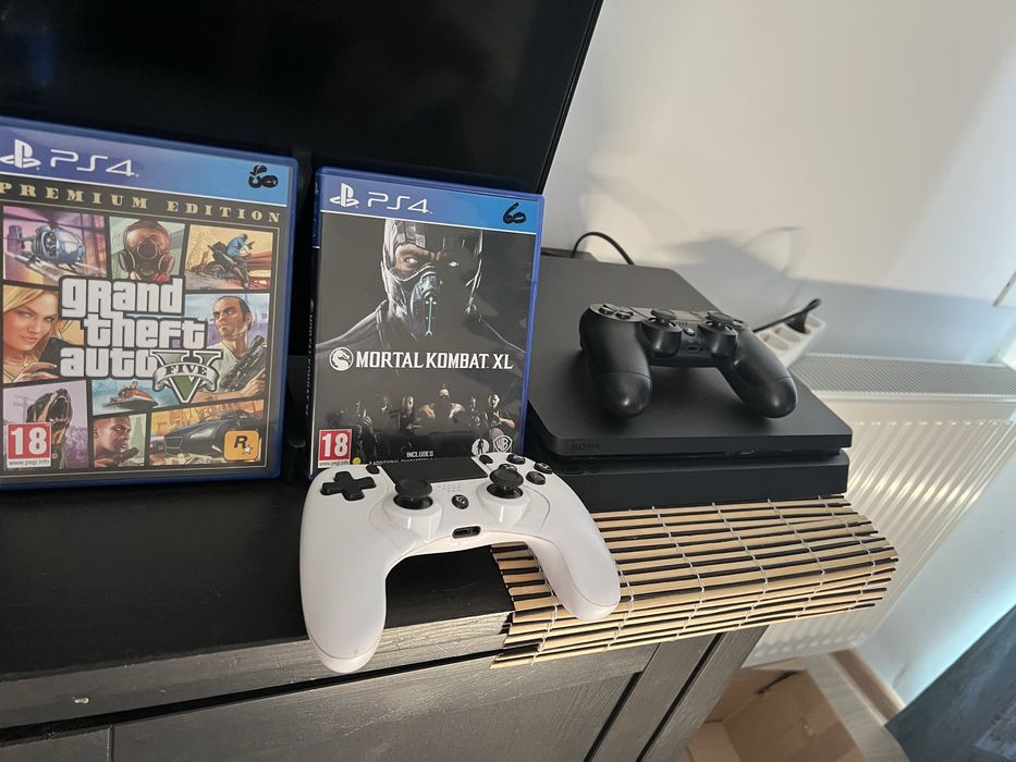 Vand ps 4 cu jocuri