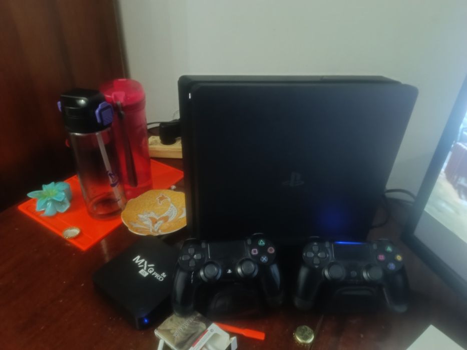 Продам PlayStation4