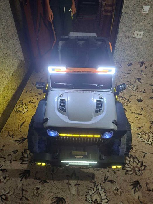 Bolajonlar uchun ozi yurar mashina holati yangi