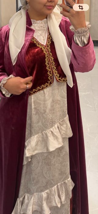 Кажекей и шелк платье