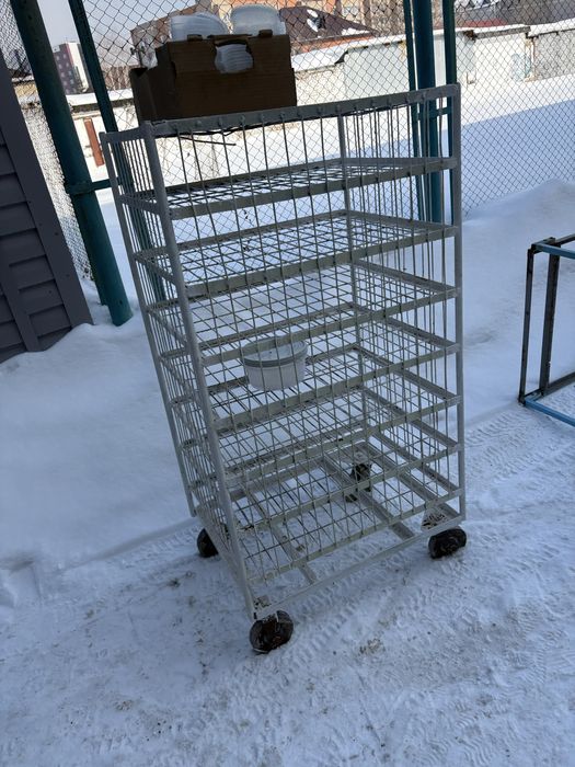 Продам полку на колесах