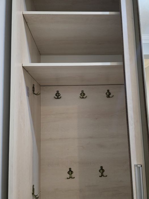 2 шкафа светлобежевых