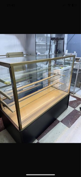 Кондитерская витрина Carboma