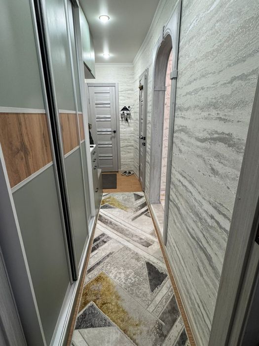 Продам 4 комнатную квартиру