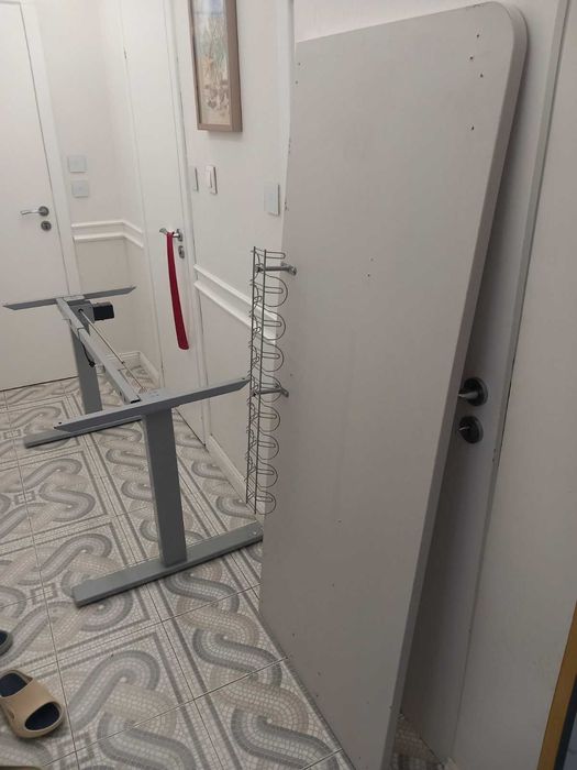 Ел. регулируемо бюро / stand up desk