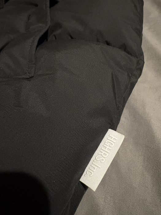 vestă neagră tip puffer de la Bershka Talia S