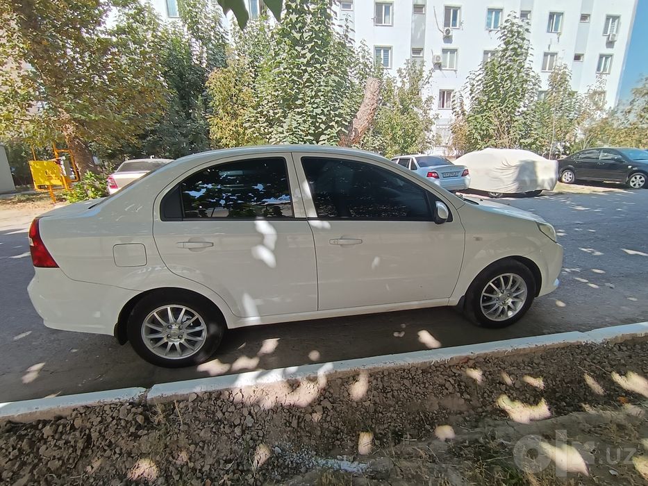 Neksiya 3 срочна сотилади