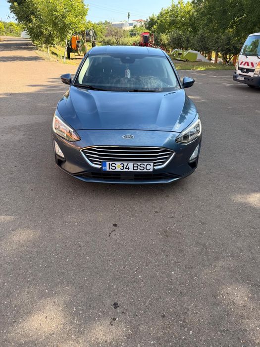 Vând Ford Focus MK4