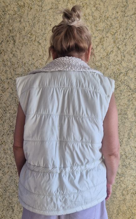 Жалетка теплая женская -