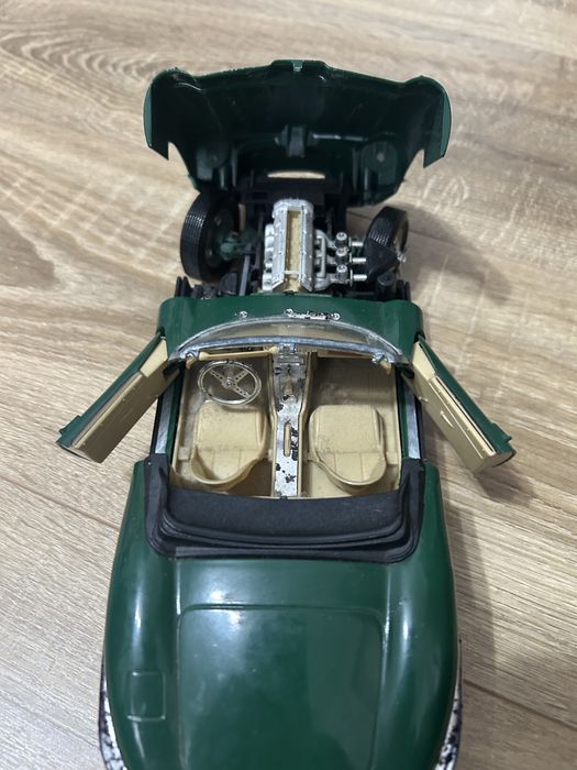 Jucarie Jaguar XK E 4,2 litri Tonka masinuta 1:16 metal vintage