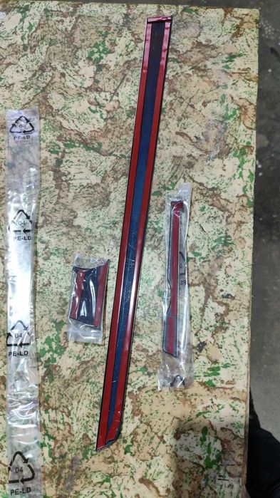 Интериорни лаисни за таблото в купето на Мерцедес Е-класа, W207