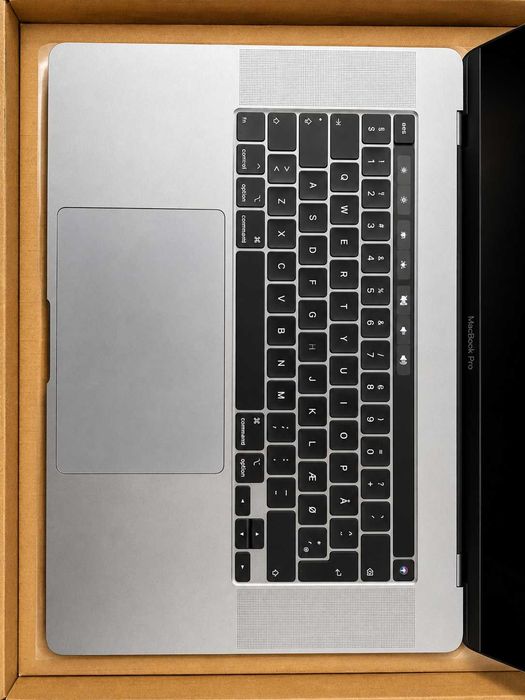 Apple MacBook Pro i9 64GB RAM/1TB SSD